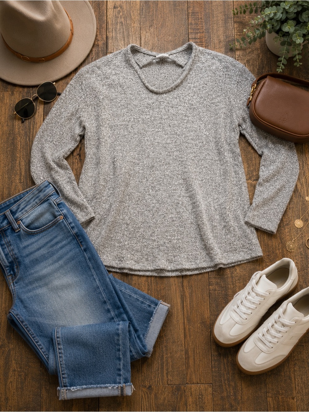 GeeGee Heather Gray Lightweight Knit Sweater Women’s M Soft V-Neck Pullover